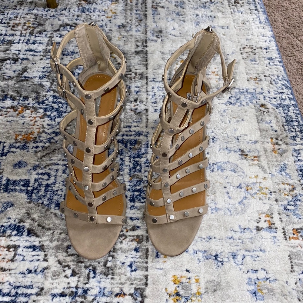 Studded heels - Picture 3 of 5